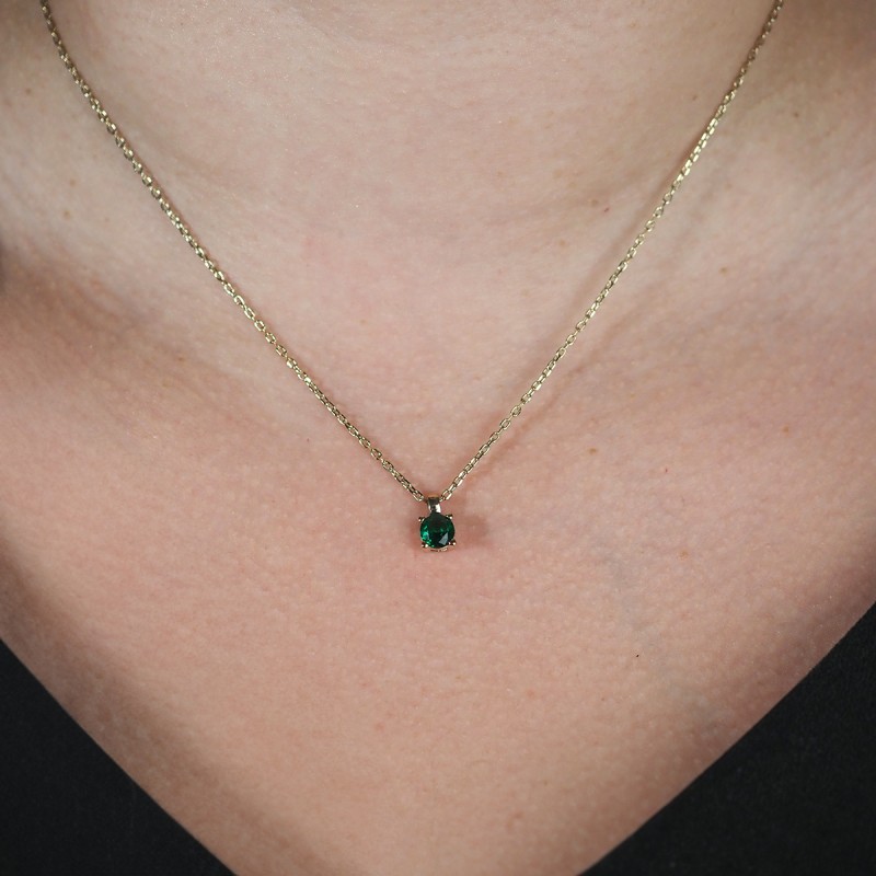 Collier solitaire femme carador en plaqué or avec spinelle verte