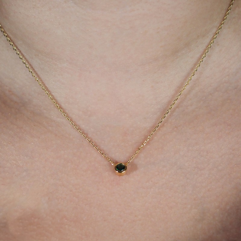 Collier solitaire femme carador en plaqué or avec oxyde de zirconium vert serti clos