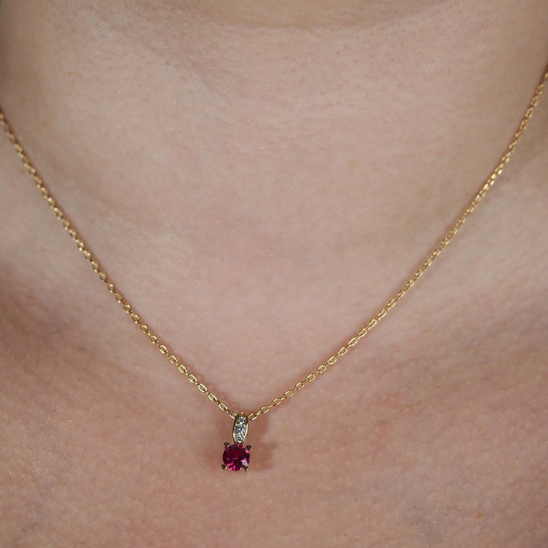 Collier fantaisie femme carador en plaqué or avec oxydes de zirconium et spinelle rouge