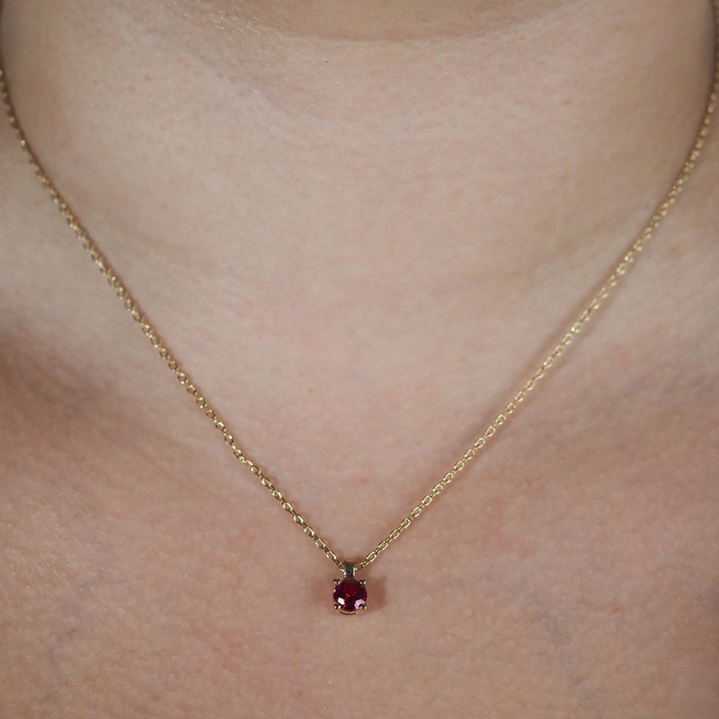 Collier solitaire femme carador en plaqué or avec spinelle rouge