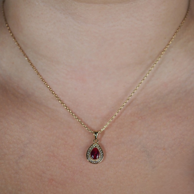 Collier fantaisie femme carador en plaqué or avec oxydes de zirconium et spinelle rouge