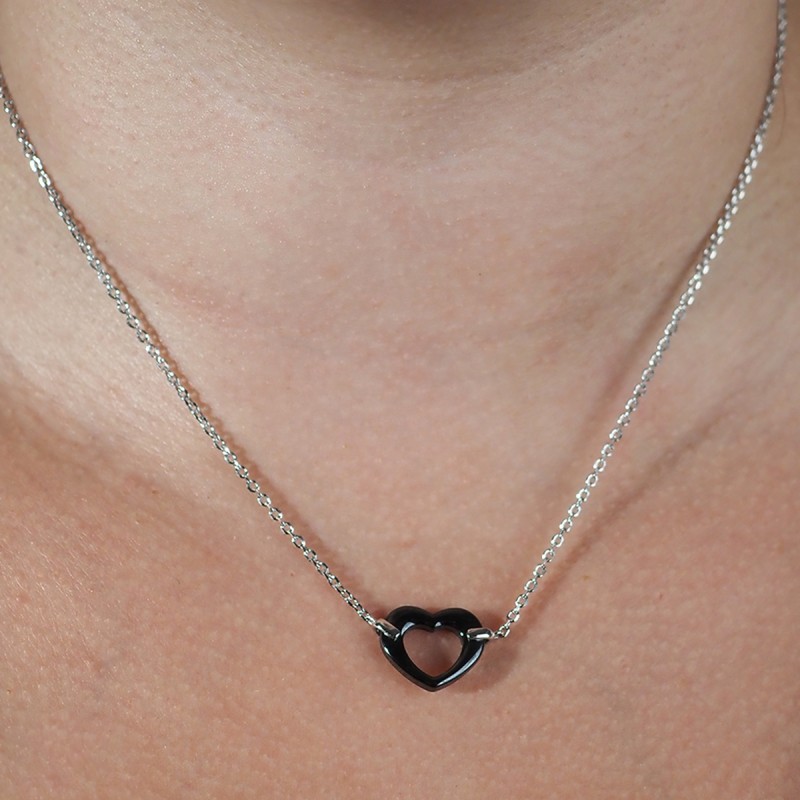Collier femme carador en argent avec un cœur en céramique noire