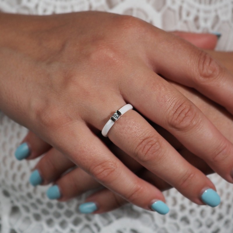 Bague Femme carador Céramique blanche facettée avec oxydes de zirconium