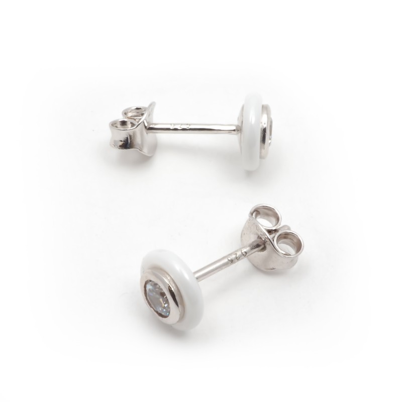 Boucles d'oreilles clous femme carador en argent avec céramique blanche et oxydes de zirconium
