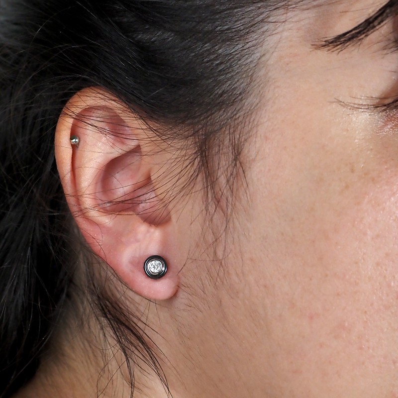 Boucles d'oreilles clous femme carador en argent et céramique noire et oxyde de zirconium