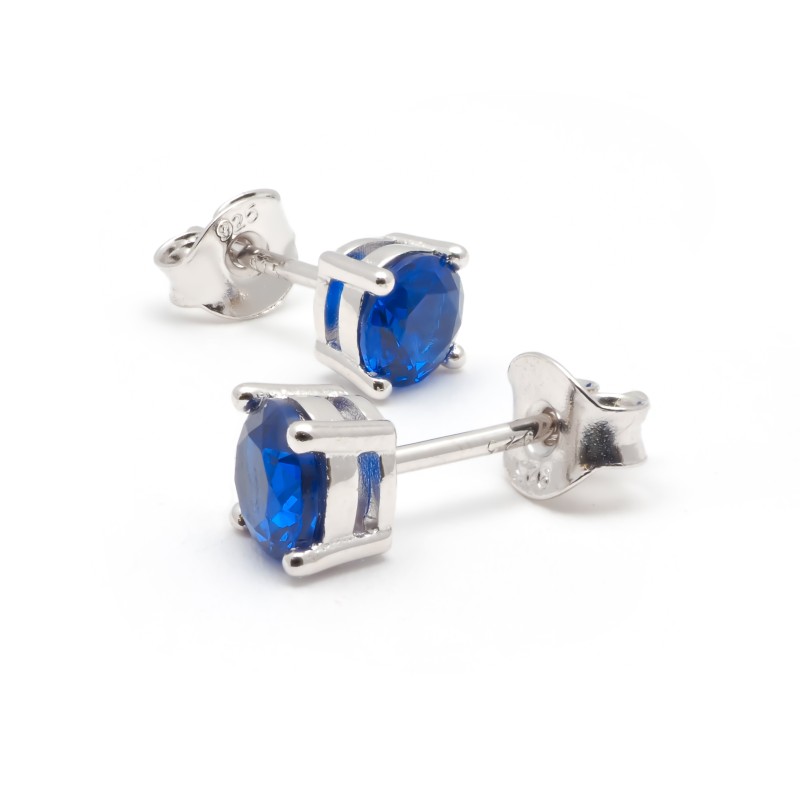 Boucles d'oreilles clous Carador en argent  et spinelle bleu saphir serti 4 griffes