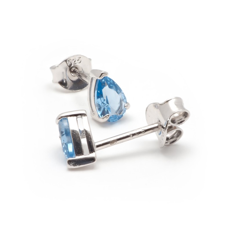 Boucles d'oreilles clous Carador en argent  et spinelle bleue claire