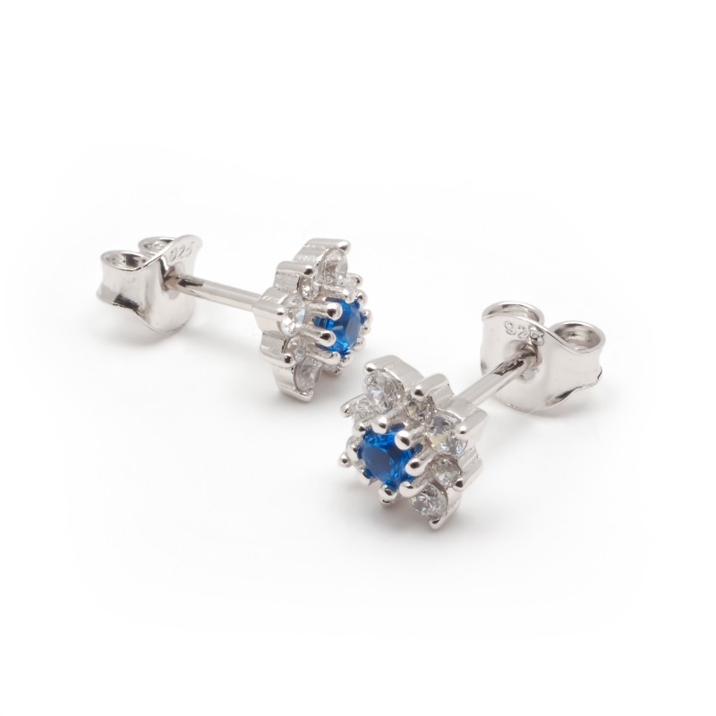 Boucles d'oreilles clous Carador en argent  et  oxydes de zirconium et spinelle bleue motif étoile