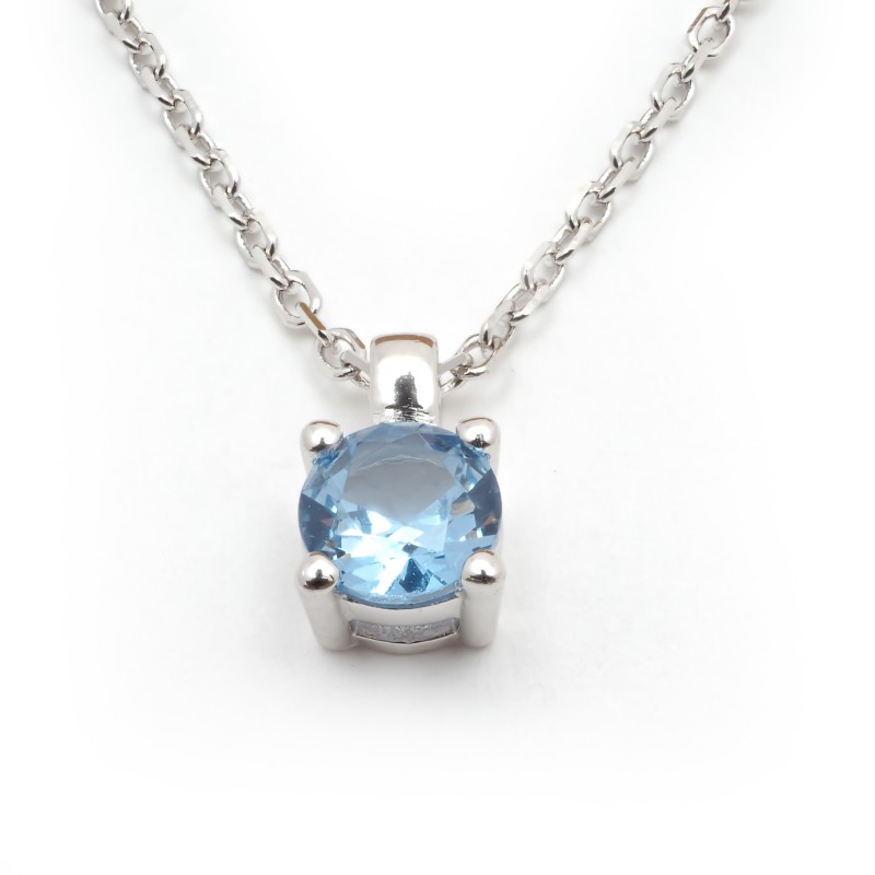 Collier solitaire femme carador en argent avec spinelle bleu clair sertie 4 griffes