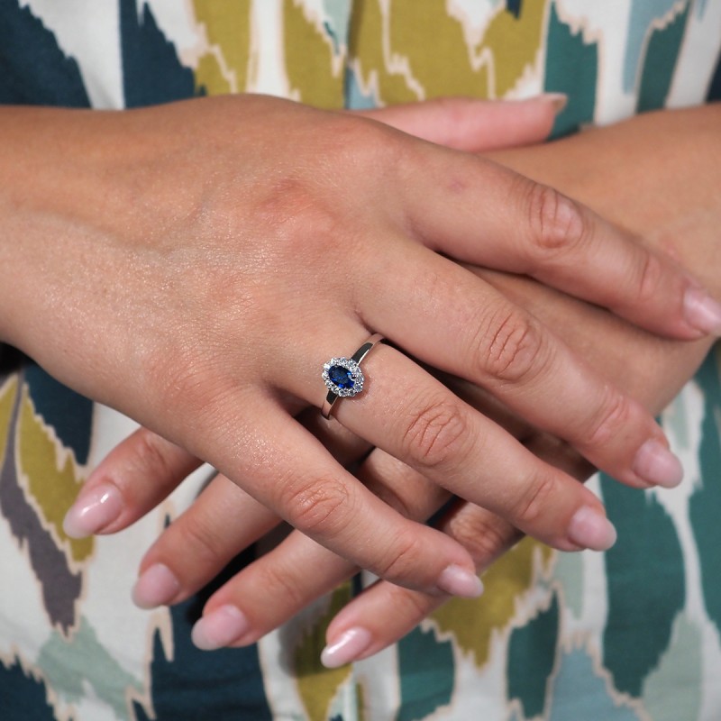 Bague Femme Carador Argent avec Spinelle bleu entouré d'Oxydes serti 4 griffes