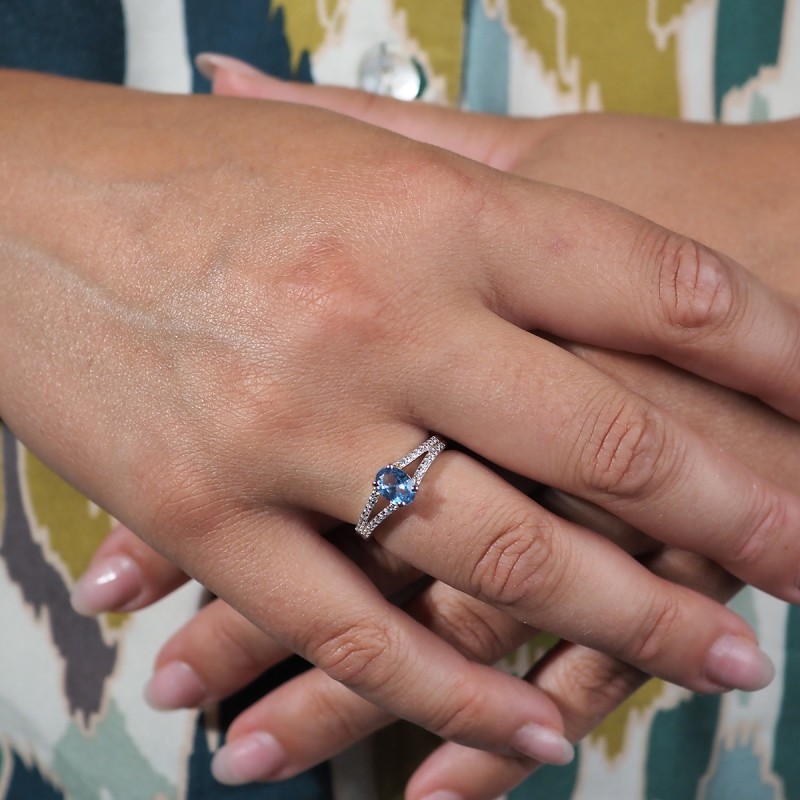 Bague Femme  Carador en argent avec oxydes de zirconium et spinelle bleu