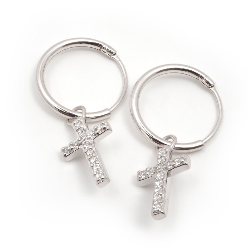 Boucles d'oreilles créoles femme carador en argent avec une croix suspendue et oxydes de zirconium