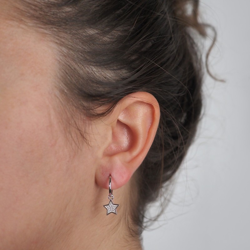 Boucles d'oreilles créoles femme carador en argent avec une étoile suspendue et oxydes de zirconium