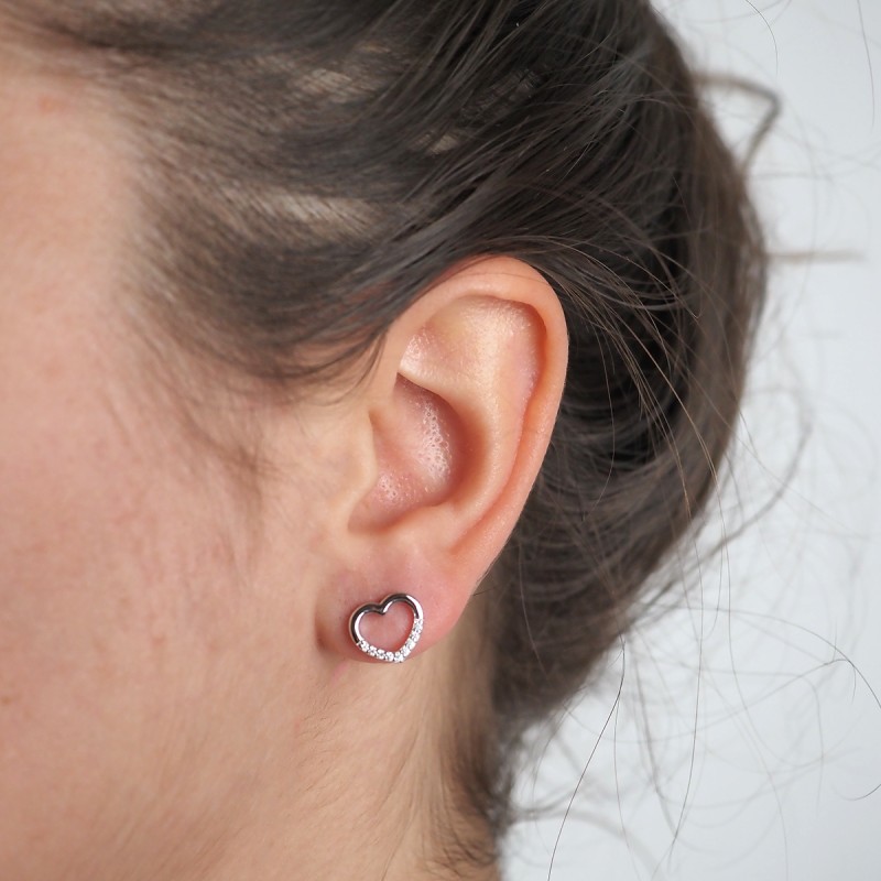 Boucles d'oreilles clous Carador en argent  et  oxydes de zirconium motif coeur