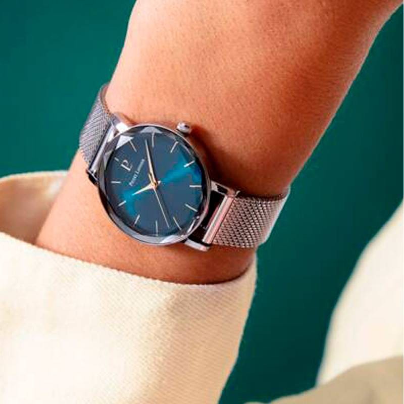 Montre Pierre Lannier femme acier milanais argenté fond vert