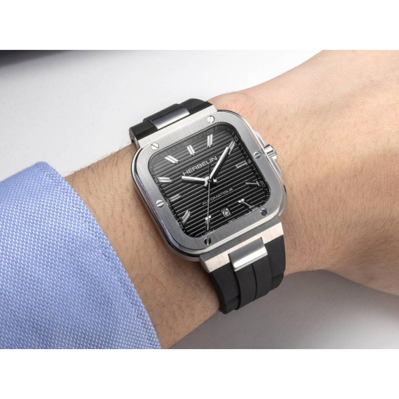 Montre Homme Herbelin Collection CAP CAMARAT Bracelet en noir fond noir