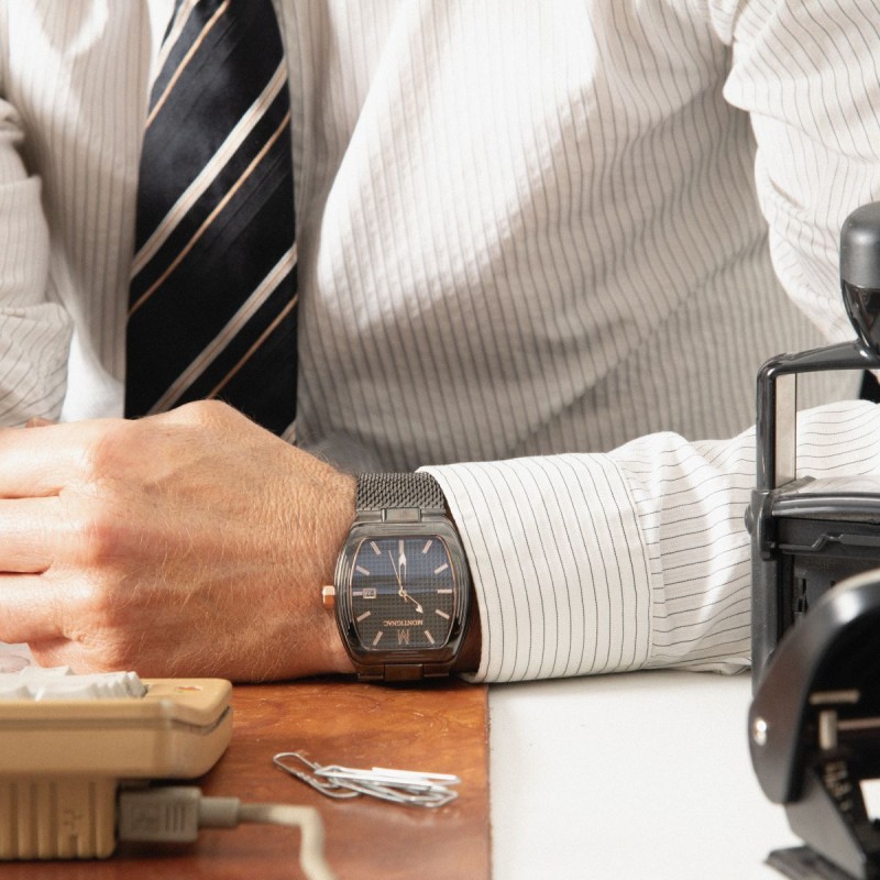 Montre Montignac en acier noir et bracelet maille milanaise