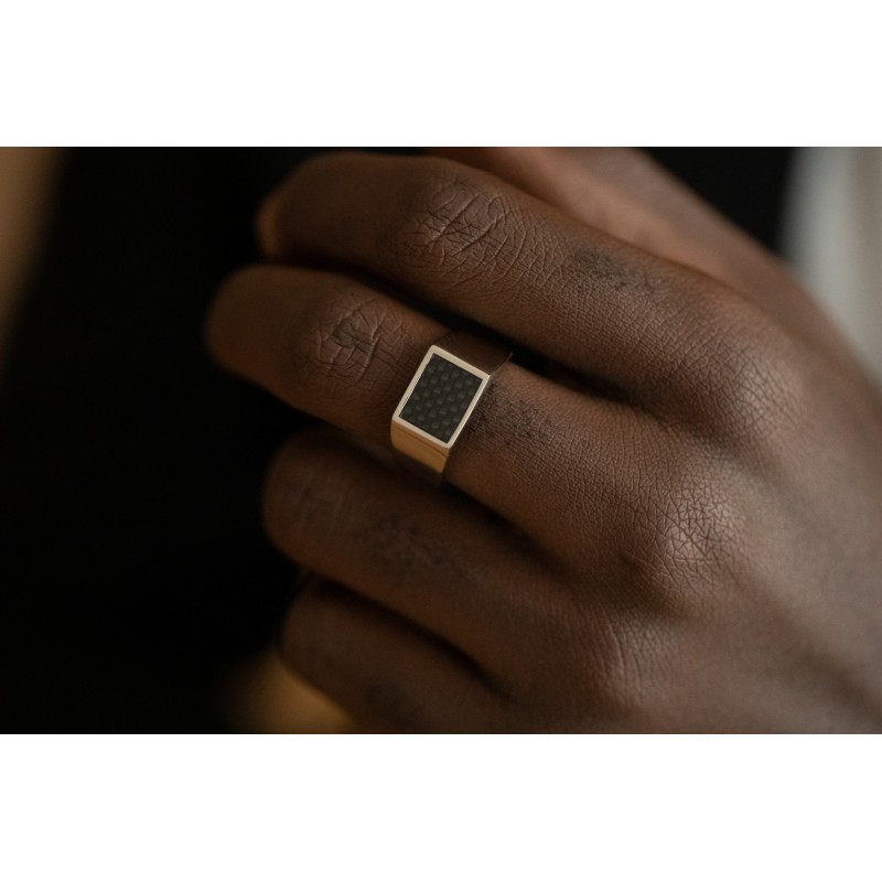 Bague type chevalière Phebus Homme en Acier argenté avec carbone noir