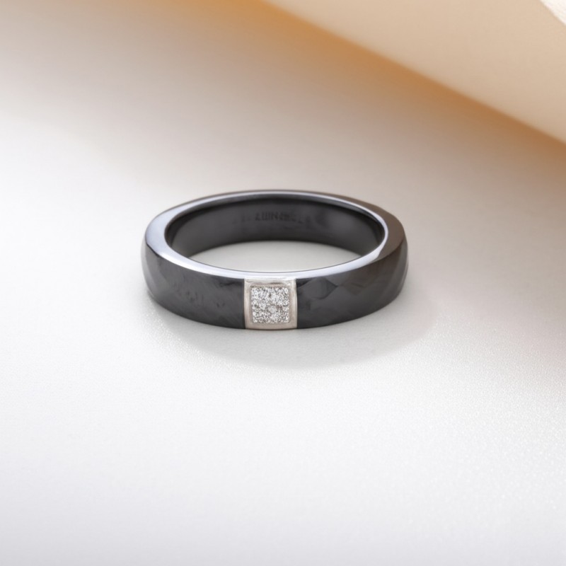 Bague Femme Carador en  Céramique noire facettée avec oxydes de zirconium