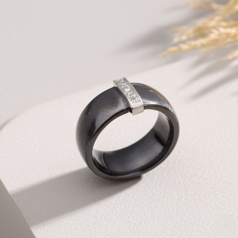 Bague Femme carador en céramique noire avec barrette en argent sertie d'oxydes de zirconium