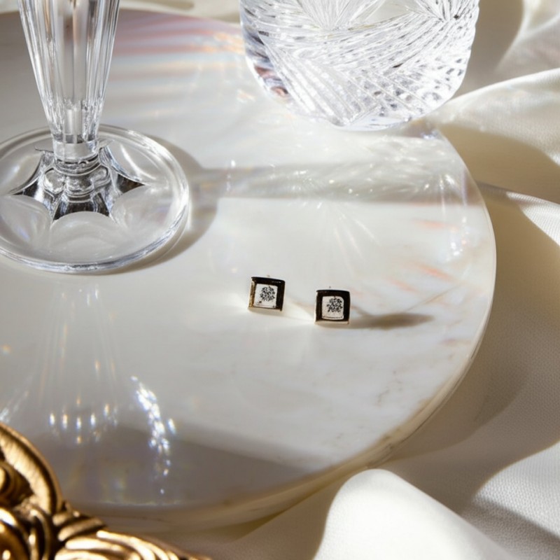 Boucles d'oreilles Carador clous carrés diamant en or blanc 750/000