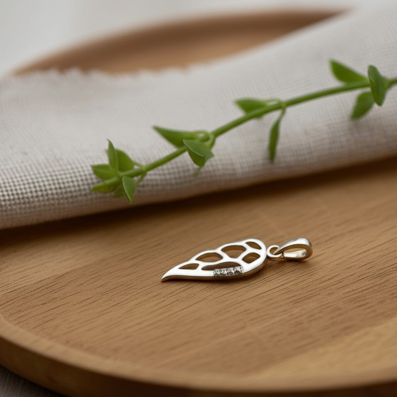 Pendentif Carador tout argent motif aile