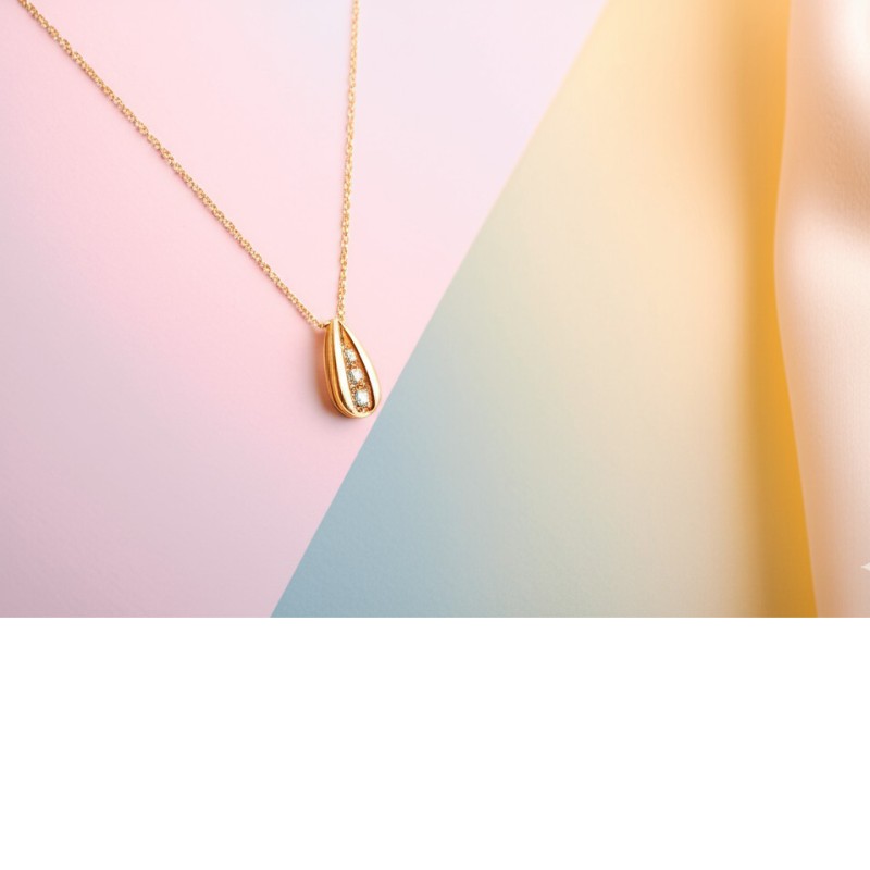 Collier  Carador en or jaune 375/000, 3 oxydes de zirconium