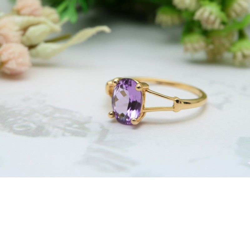 bague solitaire Carador en or jaune 375/000 et améthyste serti 4 griffes