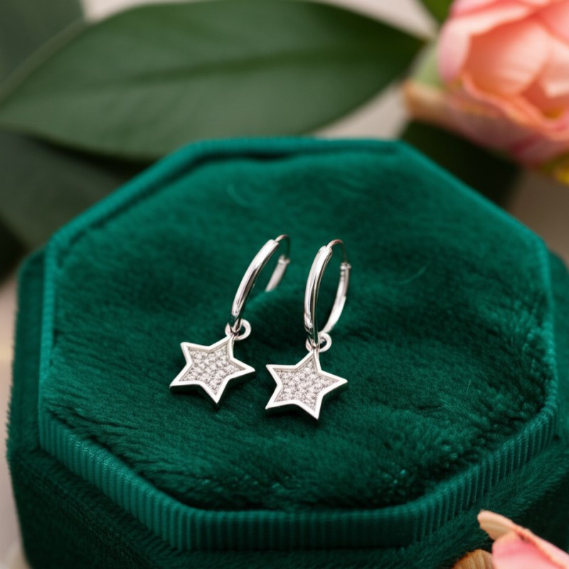 Boucles d'oreilles créoles femme carador en argent avec une étoile suspendue et oxydes de zirconium