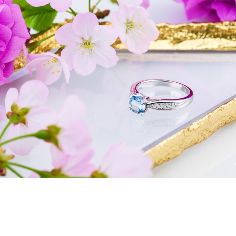 Bague solitaire accompagné femme carador en argent avec spinelle bleu et oxydes de zirconium