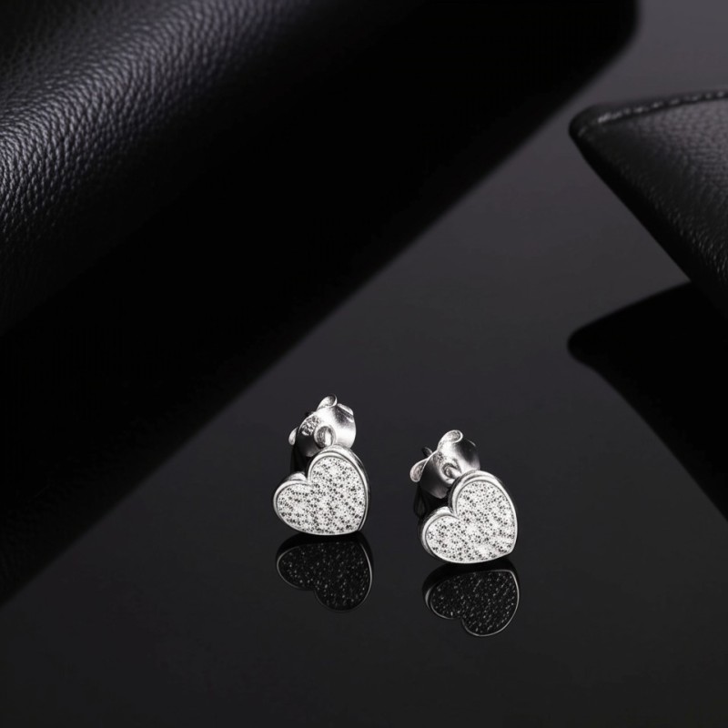 Boucles d'oreilles Clous Carador en argent  et oxydes de zirconium motif coeur
