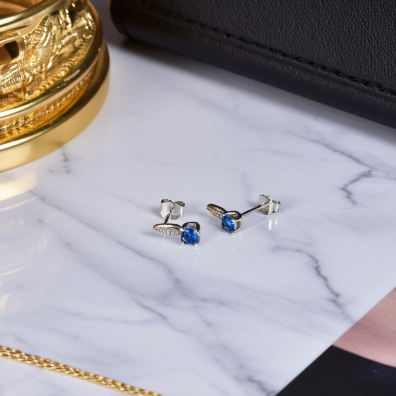 Boucles d'oreilles clous Carador en argent  et  oxydes blanc et bleu