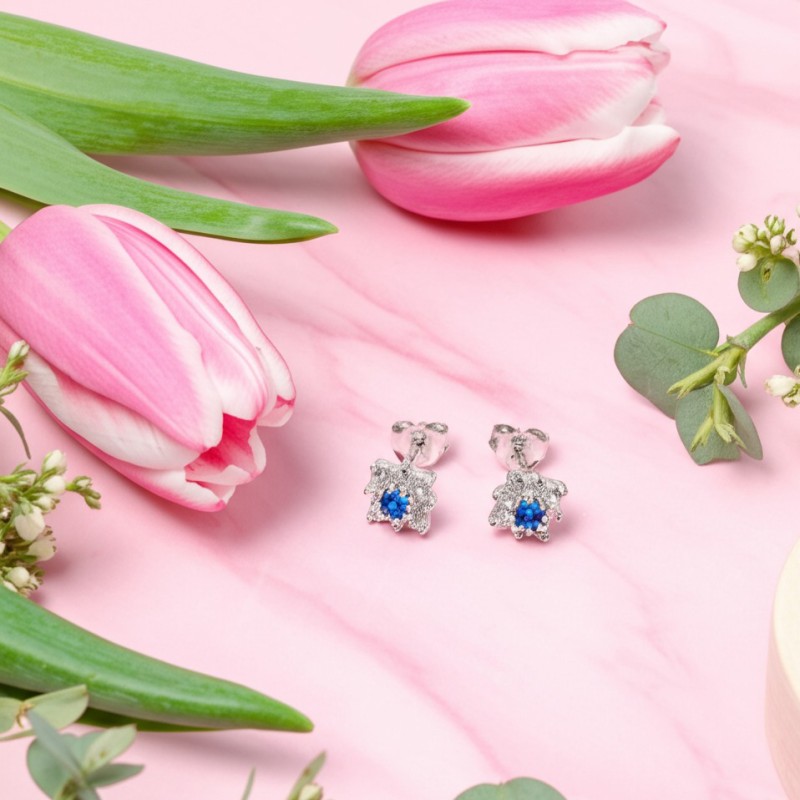 Boucles d'oreilles clous Carador en argent  et  oxydes de zirconium et spinelle bleue motif étoile