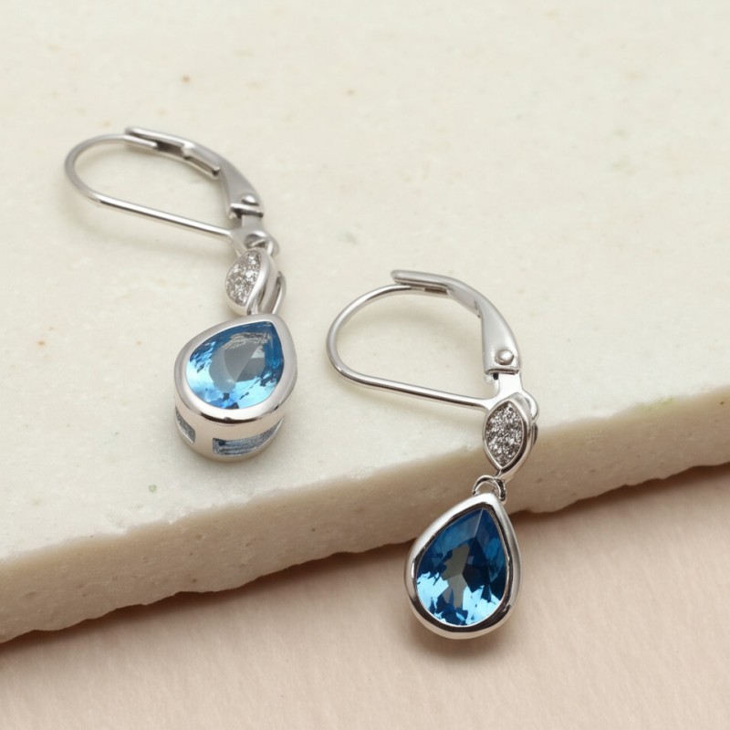 Boucles d'oreilles dormeuses Carador en argent  oxydes de zirconium et spinelle bleue sertie clos