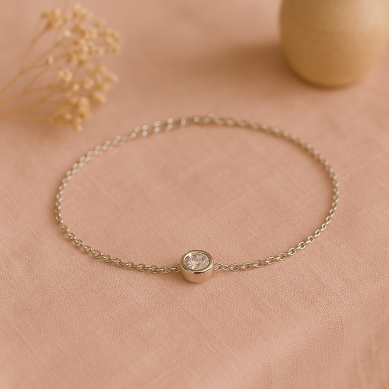 Bracelet en argent motif rond serti d'un oxyde de zircunium