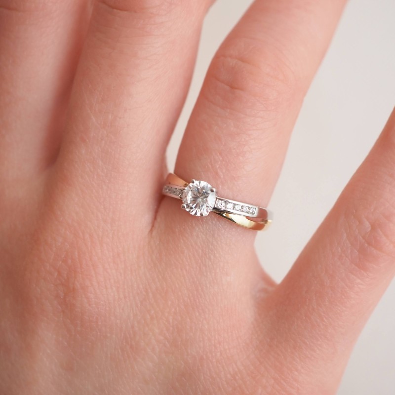Bague Solitaire accompagné Femme - Carador - Or bicolore 750/000 - Oxydes de zirconium