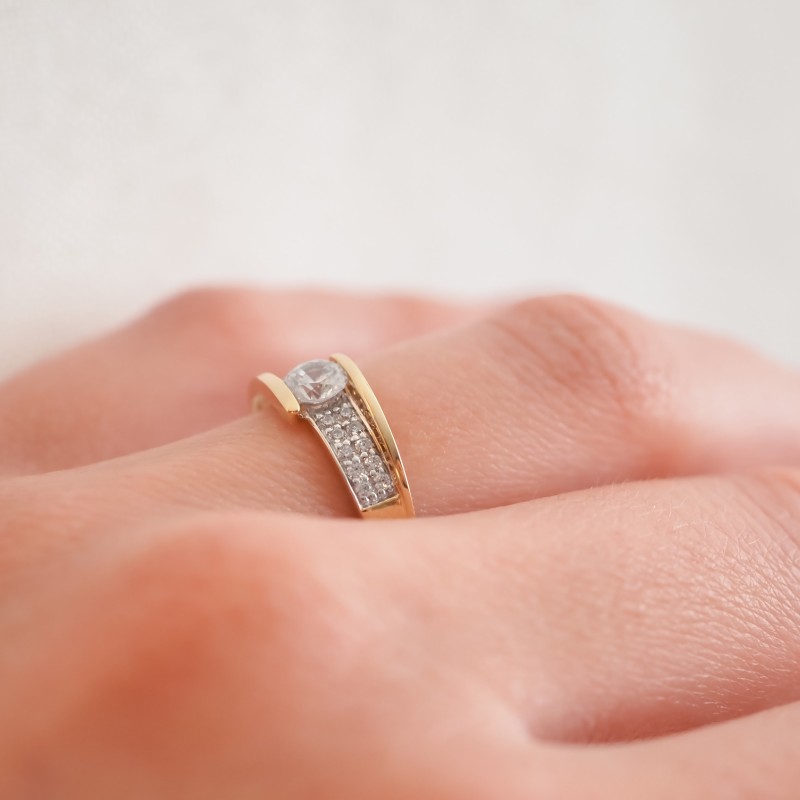 Bague Solitaire accompagné Femme - Carador - Or Jaune 750/000 - Oxydes de zirconium