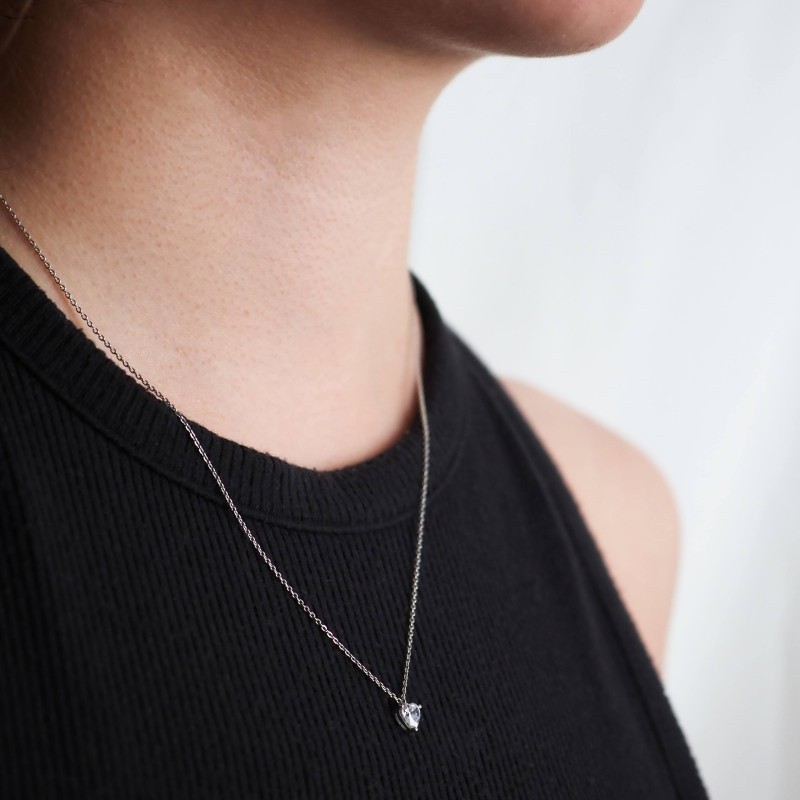 Collier Carador - or blanc 375/000 - oxyde de zirconium - Cœur