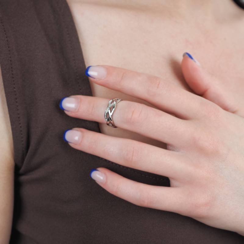 Bague effet tresse et incrustée d'oxydes de zirconium